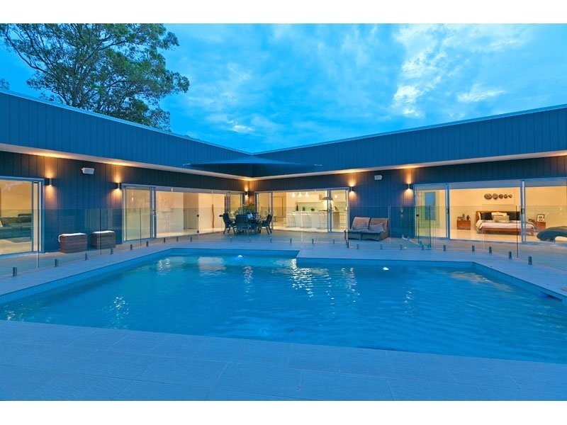 2-4 Woodcrest Close, Redland Bay QLD 4165