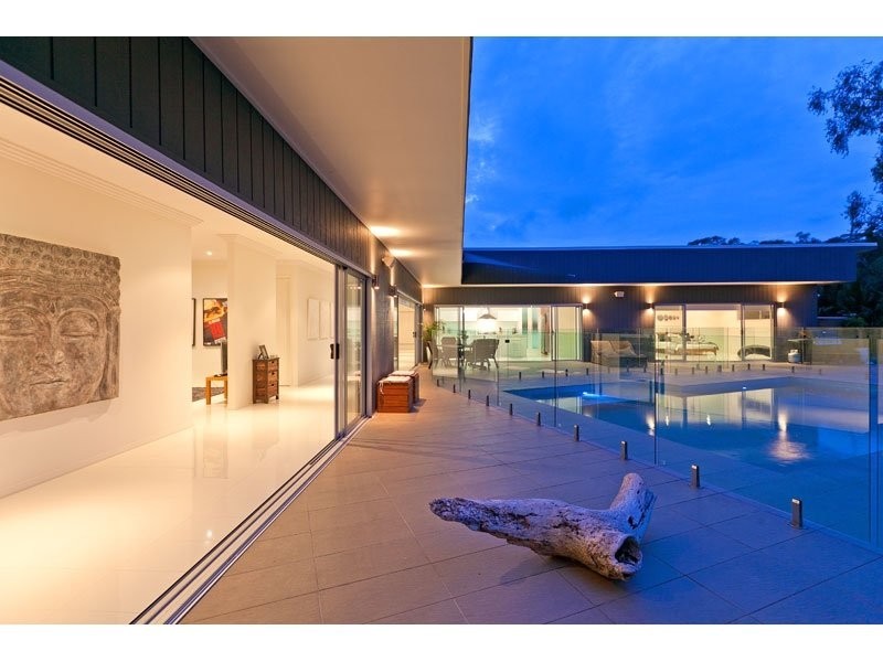 2-4 Woodcrest Close, Redland Bay QLD 4165