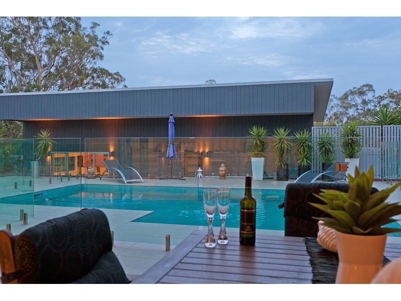 2-4 Woodcrest Close, Redland Bay QLD 4165