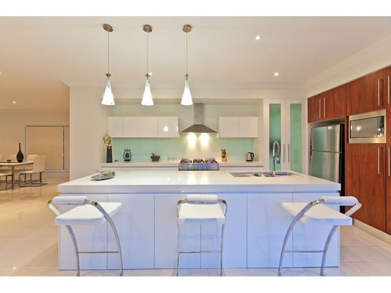 2-4 Woodcrest Close, Redland Bay QLD 4165