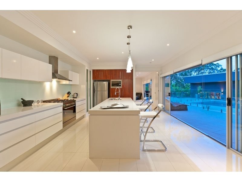 2-4 Woodcrest Close, Redland Bay QLD 4165