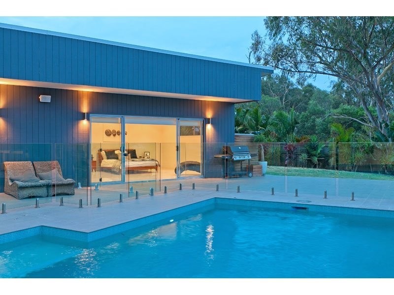 2-4 Woodcrest Close, Redland Bay QLD 4165