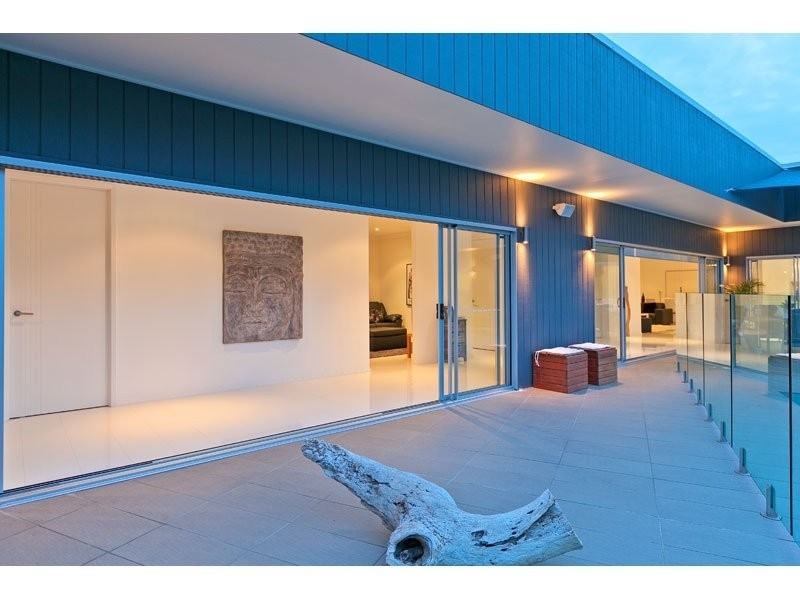 2-4 Woodcrest Close, Redland Bay QLD 4165