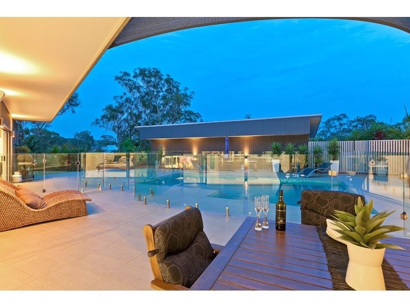 2-4 Woodcrest Close, Redland Bay QLD 4165