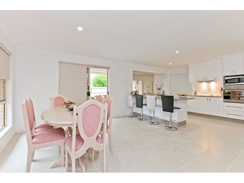 12 Sunningdale Drive, Redland Bay QLD 4165