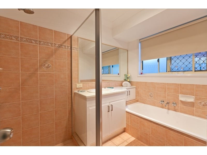 12 Sunningdale Drive, Redland Bay QLD 4165