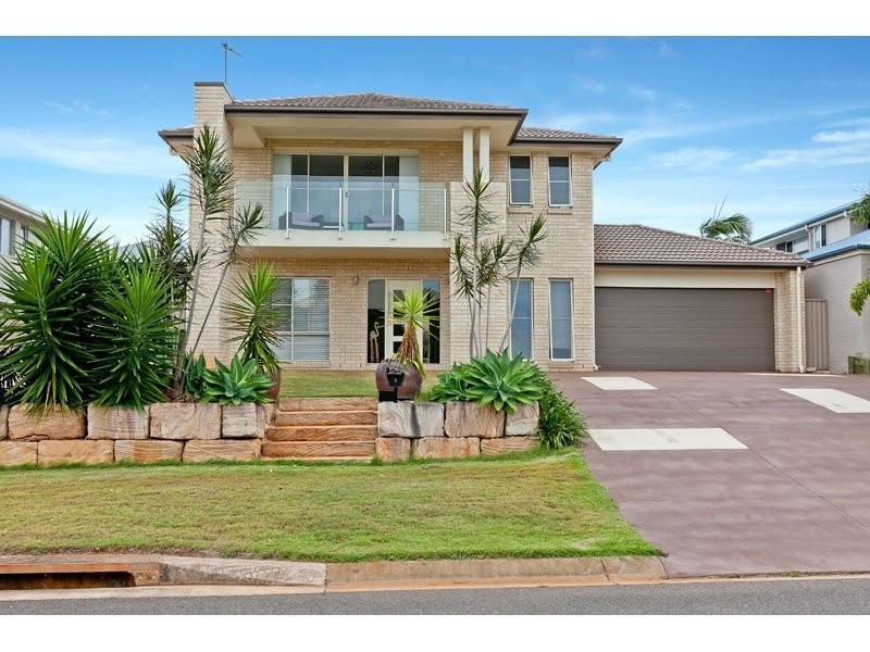 3 Huntly Place, Redland Bay QLD 4165