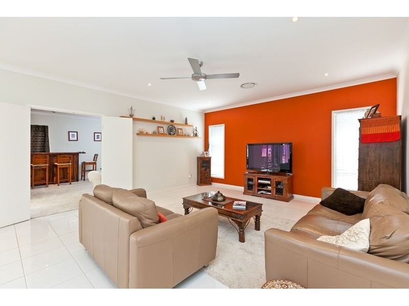 3 Huntly Place, Redland Bay QLD 4165