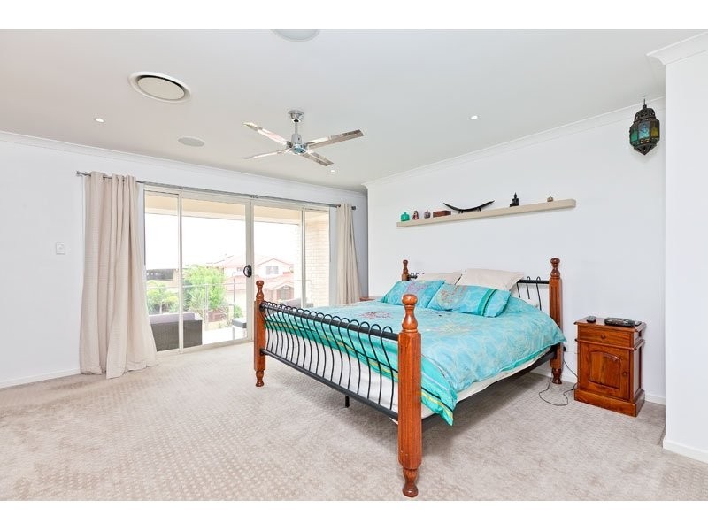 3 Huntly Place, Redland Bay QLD 4165