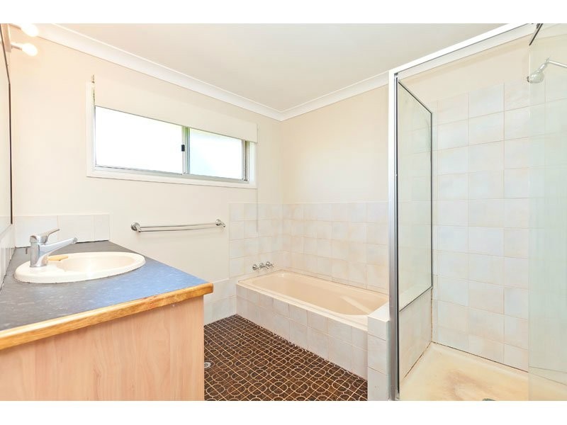 2 Vanessa Place, Victoria Point QLD 4165