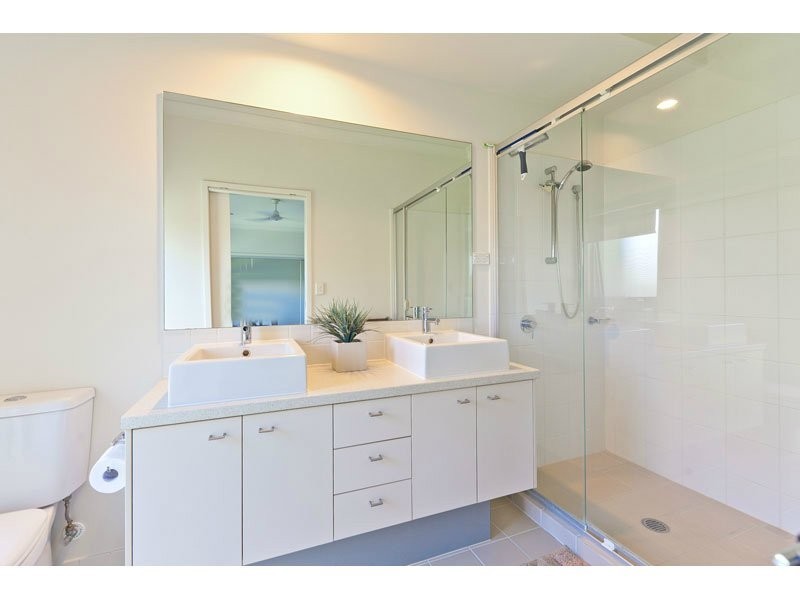 11 Franklin Street, Wakerley QLD 4154