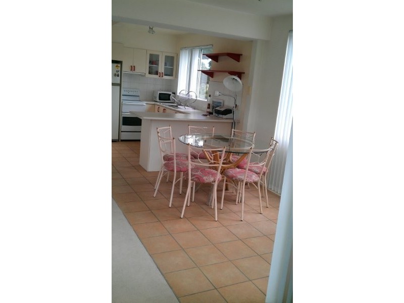 2/343 Cnr. Warner Ave & Old South Head Rd, North Bondi NSW 2026