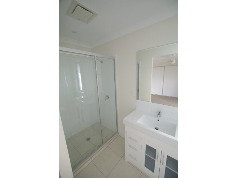 4 Lapis Street, Caloundra West QLD 4551