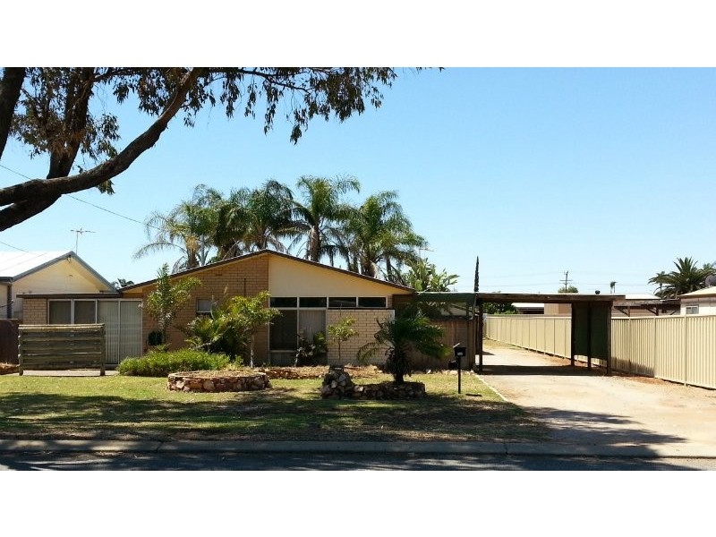 215 First Street, Wonthella WA 6530