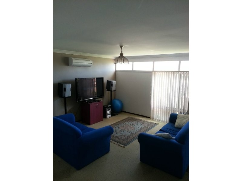 215 First Street, Wonthella WA 6530