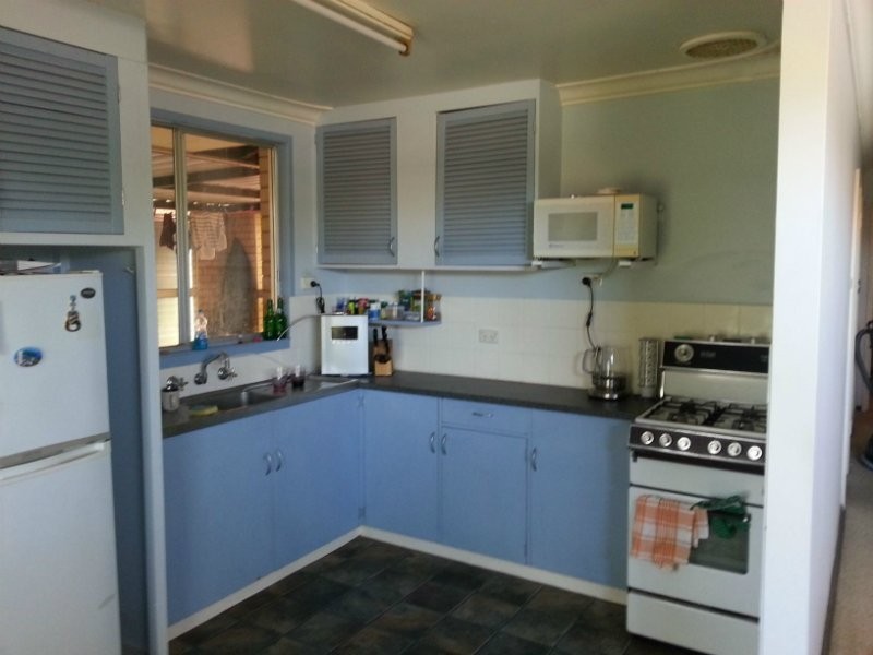 215 First Street, Wonthella WA 6530