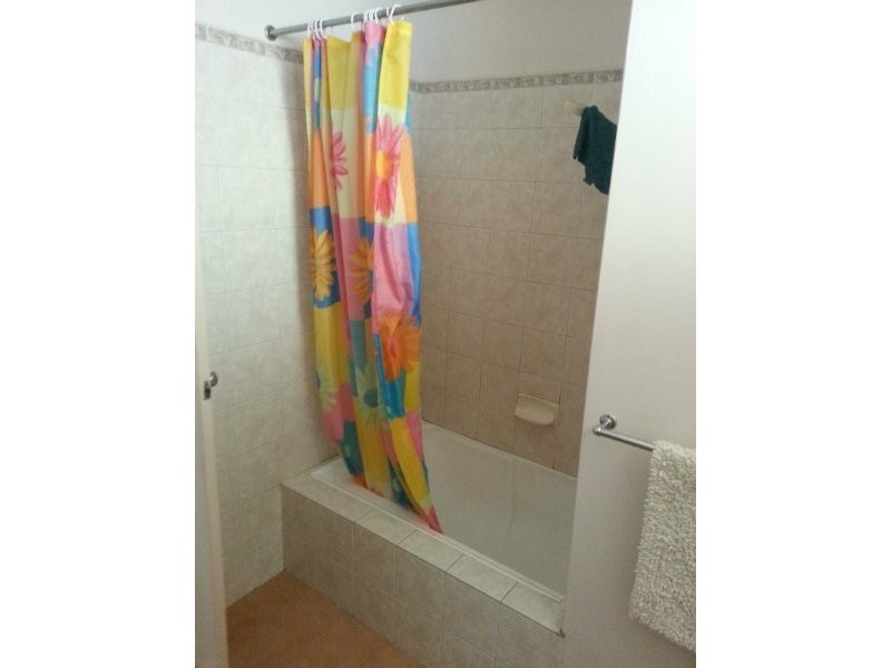 215 First Street, Wonthella WA 6530