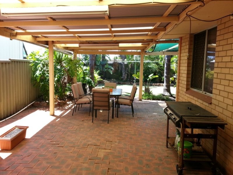 215 First Street, Wonthella WA 6530