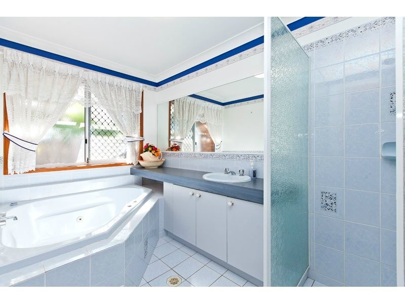 15 Drake Street, Wellington Point QLD 4160