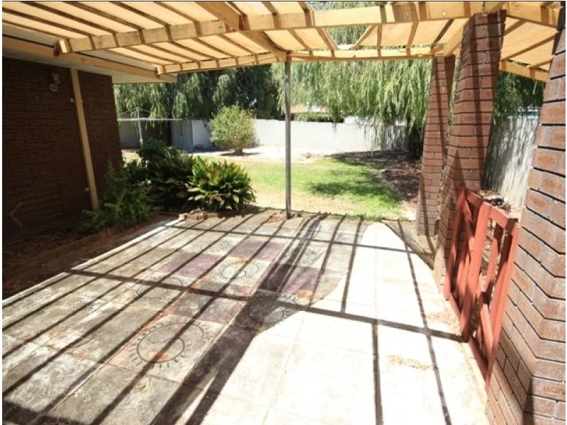 22 Kingsbridge Road, Warnbro WA 6169