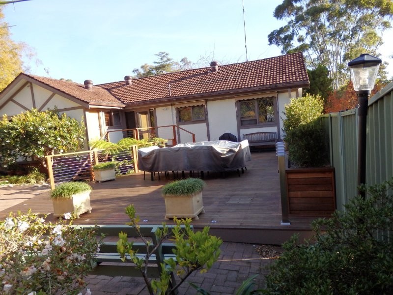 3 Apanie Pl, Westleigh NSW 2120