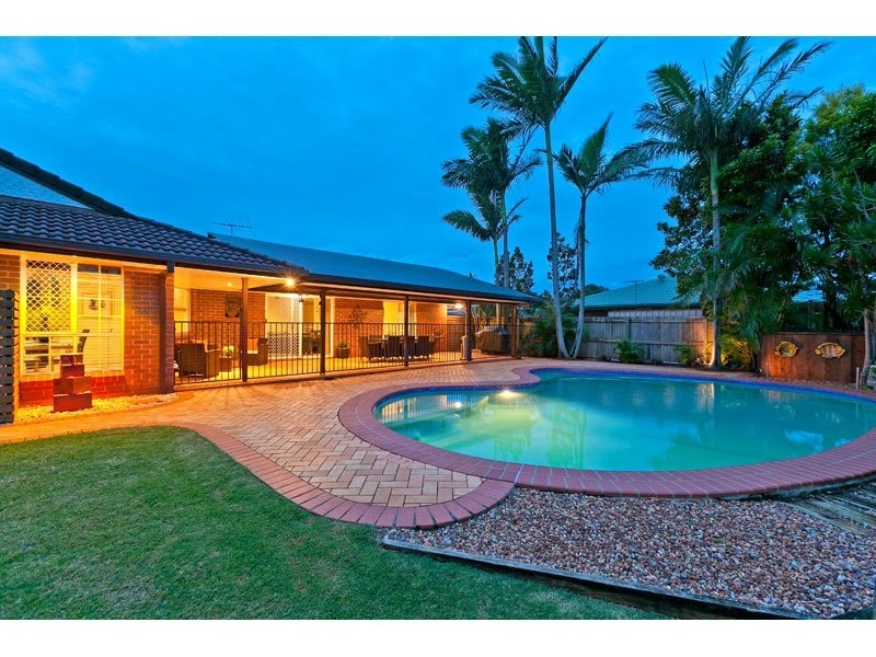 21 Seagull St, Victoria Point QLD 4165