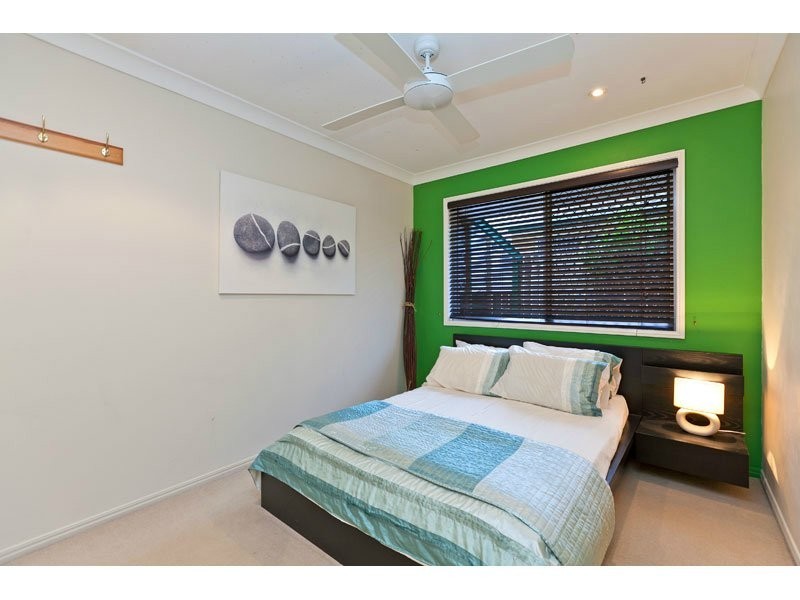 21 Seagull St, Victoria Point QLD 4165