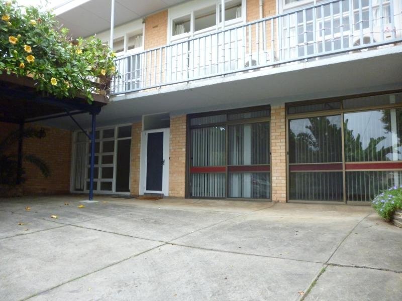 12 Robinson Avenue, Beaumont SA 5066