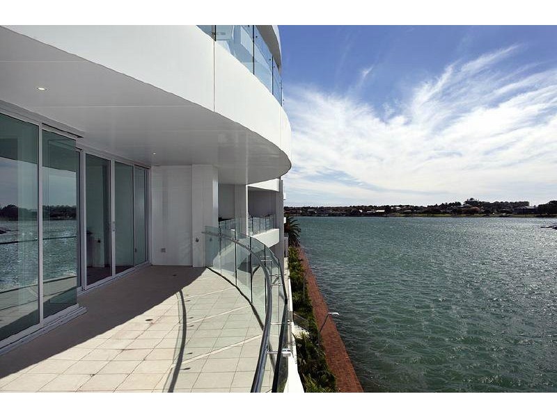 21/155 Brebner Drive, West Lakes SA 5021