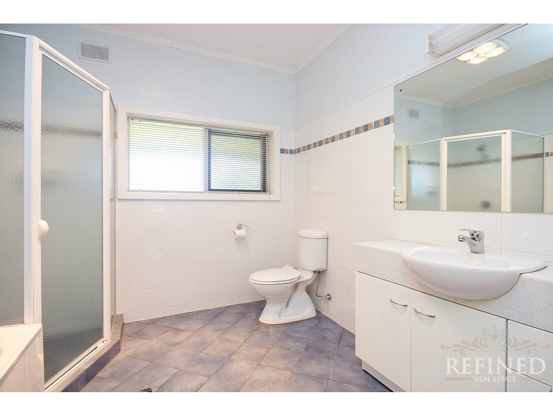 4 Beverley Crescent, Beverley SA 5009
