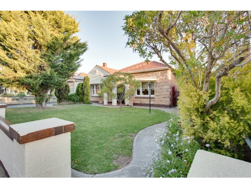 4 Naldera Street, Glandore SA 5037