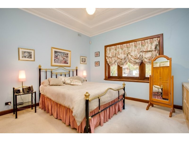 4 Naldera Street, Glandore SA 5037