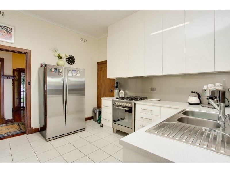 4 Naldera Street, Glandore SA 5037