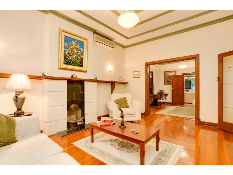 4 Naldera Street, Glandore SA 5037