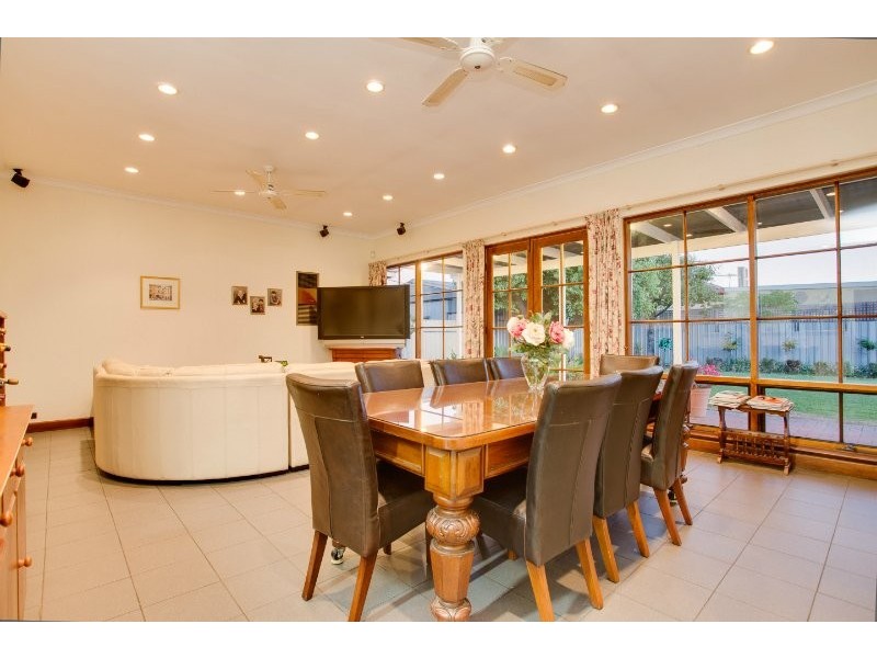 4 Naldera Street, Glandore SA 5037