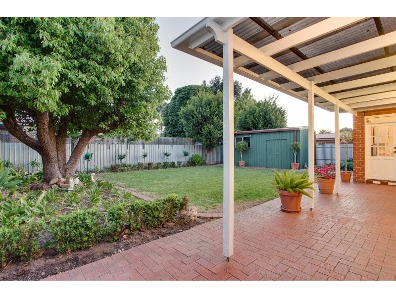 4 Naldera Street, Glandore SA 5037