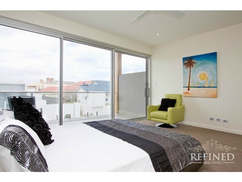 2 Burns Street, Glenelg SA 5045