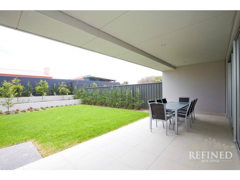 2 Burns Street, Glenelg SA 5045