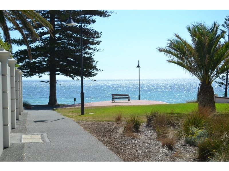 12A Robert Street, Glenelg South SA 5045