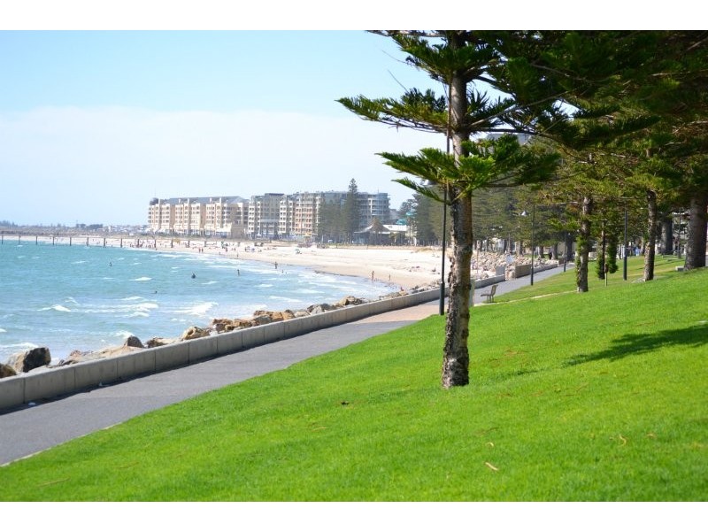 12A Robert Street, Glenelg South SA 5045