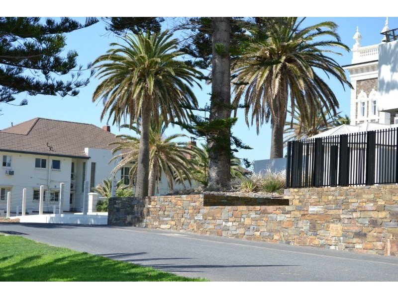 12A Robert Street, Glenelg South SA 5045