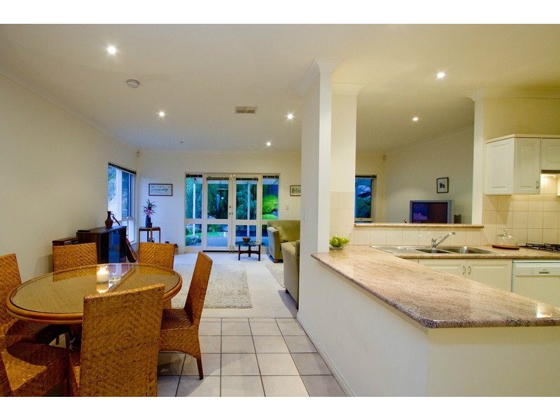 16 Travers Drive, Beaumont SA 5066