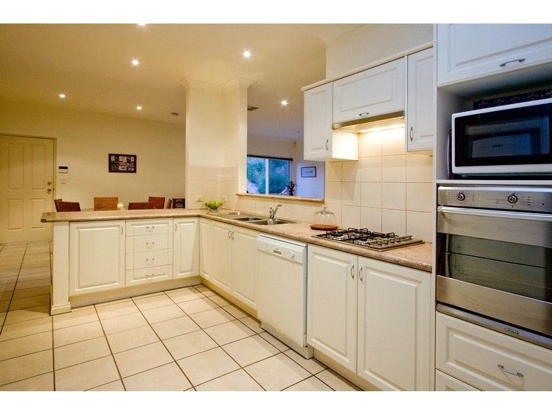 16 Travers Drive, Beaumont SA 5066