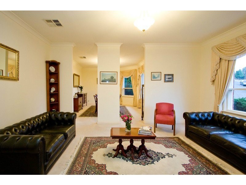 16 Travers Drive, Beaumont SA 5066