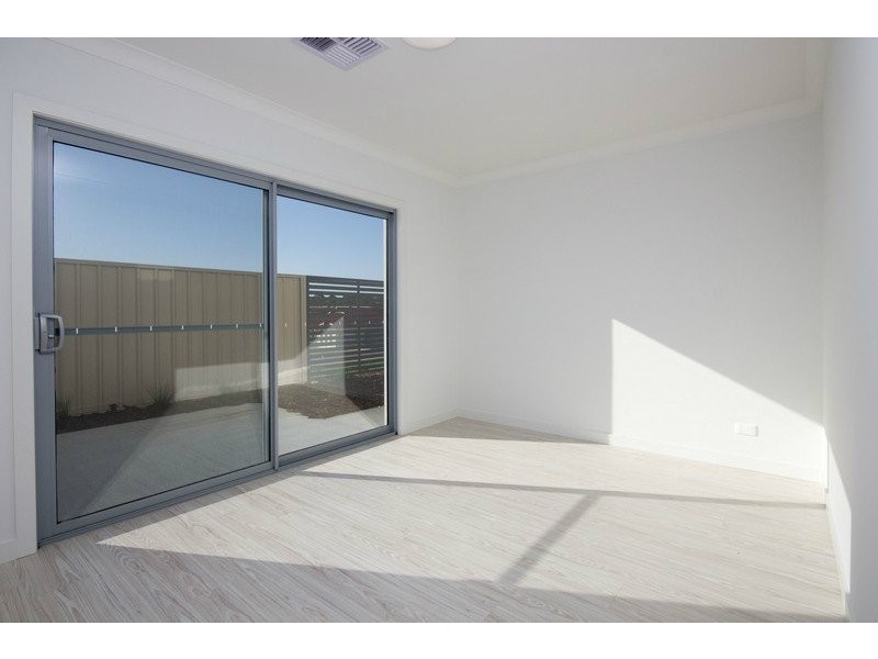 64 Serafino Dr, Noarlunga Downs SA 5168