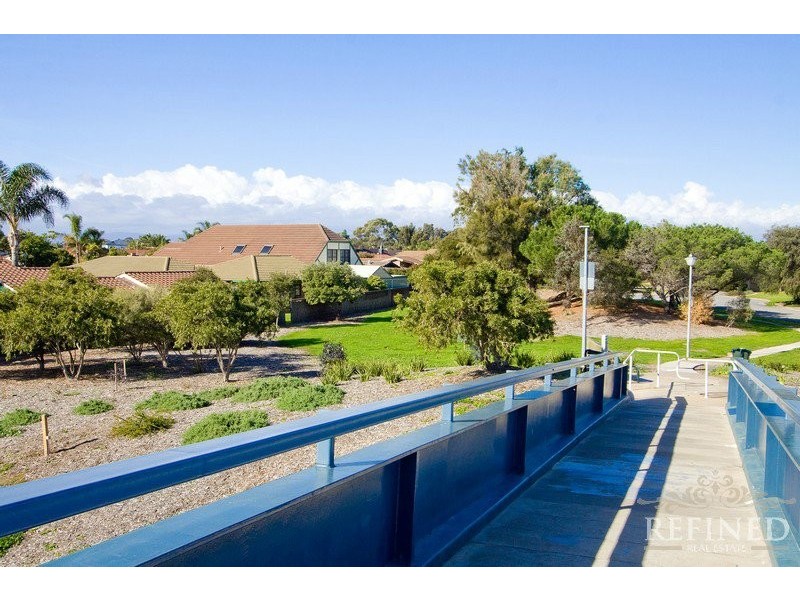 8 Harbour Court, West Lakes SA 5021