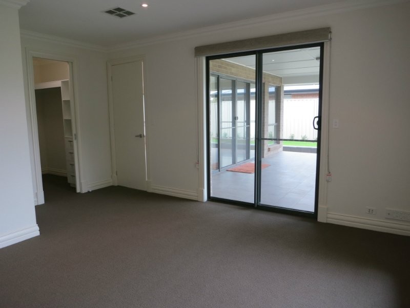 26 Manoora Street, Greenacres SA 5086