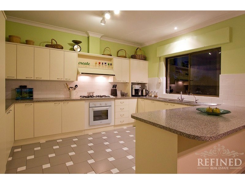 16 Lakeview Crescent, Highbury SA 5089
