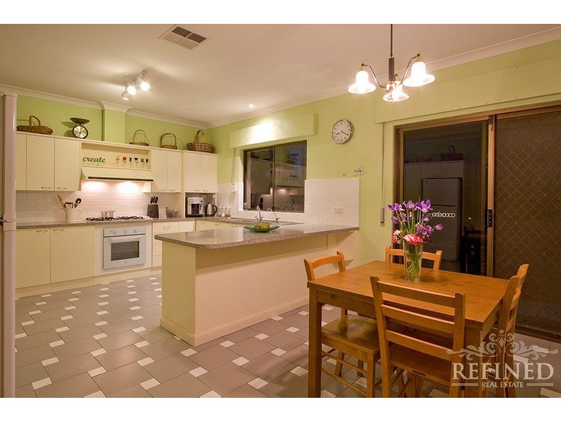 16 Lakeview Crescent, Highbury SA 5089