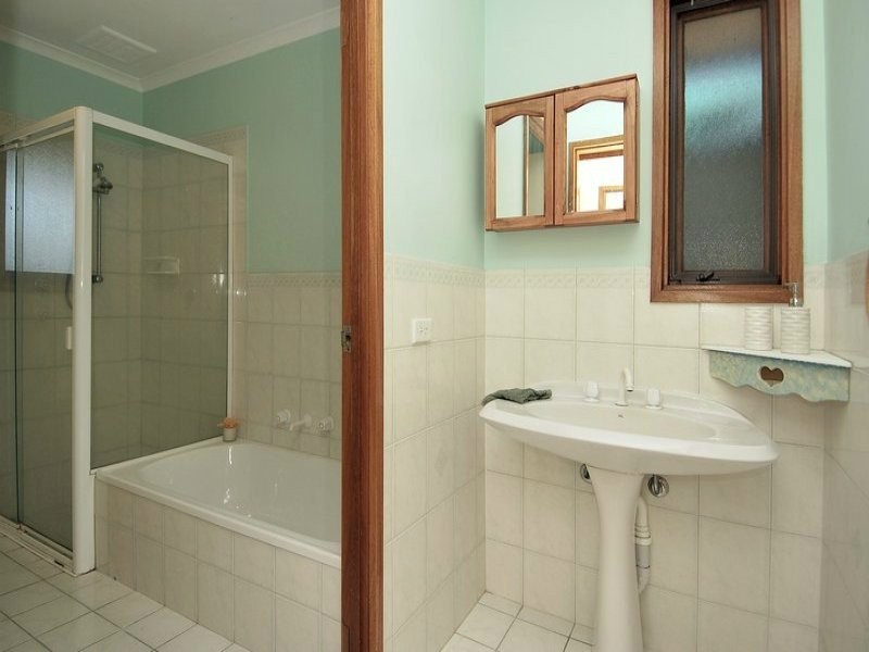 10 Pitcairn Avenue, Marion SA 5043